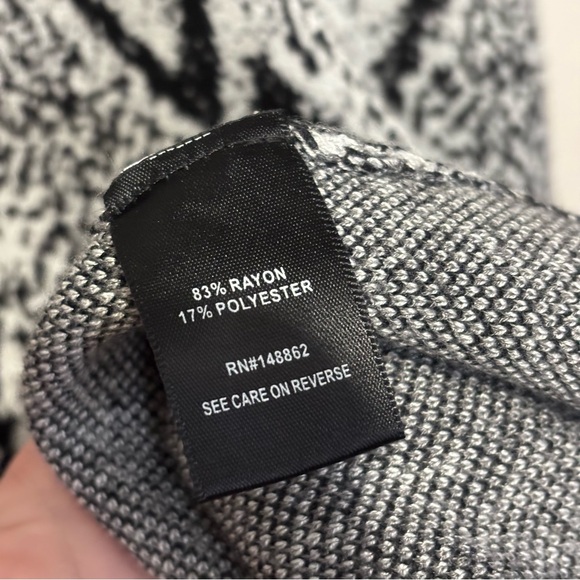 Torrid Elegant Black Snakeskin Print Sleeveless Sweater Dress Size 10 - Picture 10 of 11